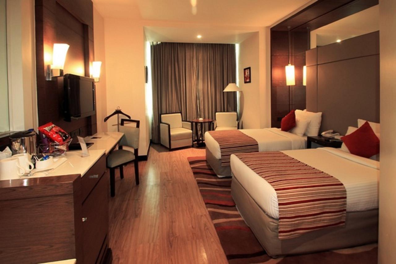 City Park Resort Bahādurgarh Exteriör bild