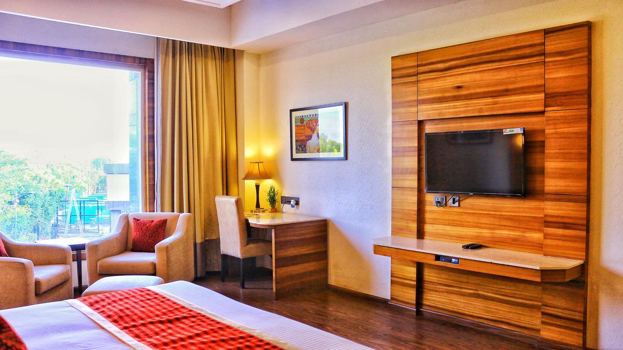 City Park Resort Bahādurgarh Exteriör bild