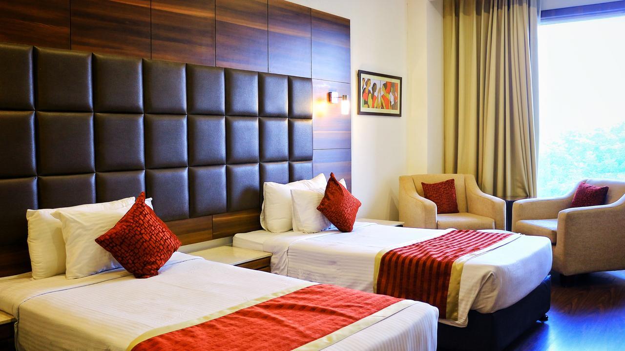 City Park Resort Bahādurgarh Exteriör bild