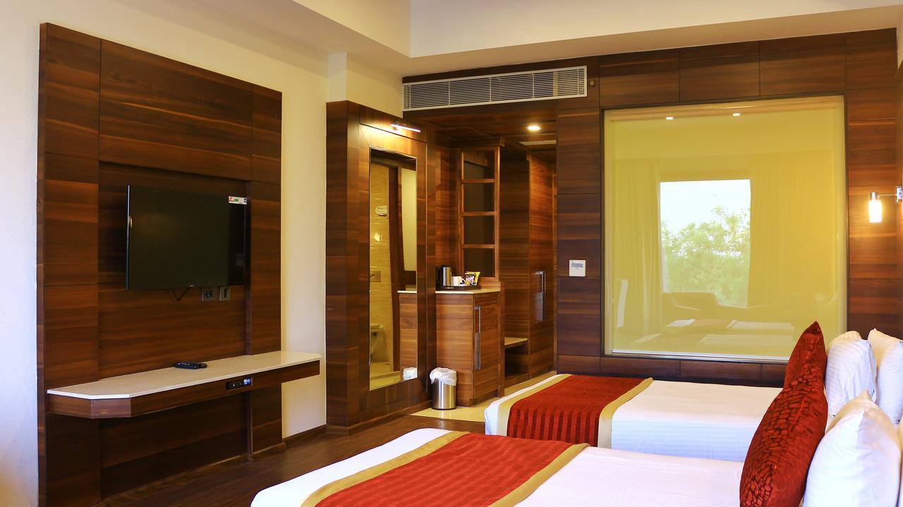 City Park Resort Bahādurgarh Exteriör bild