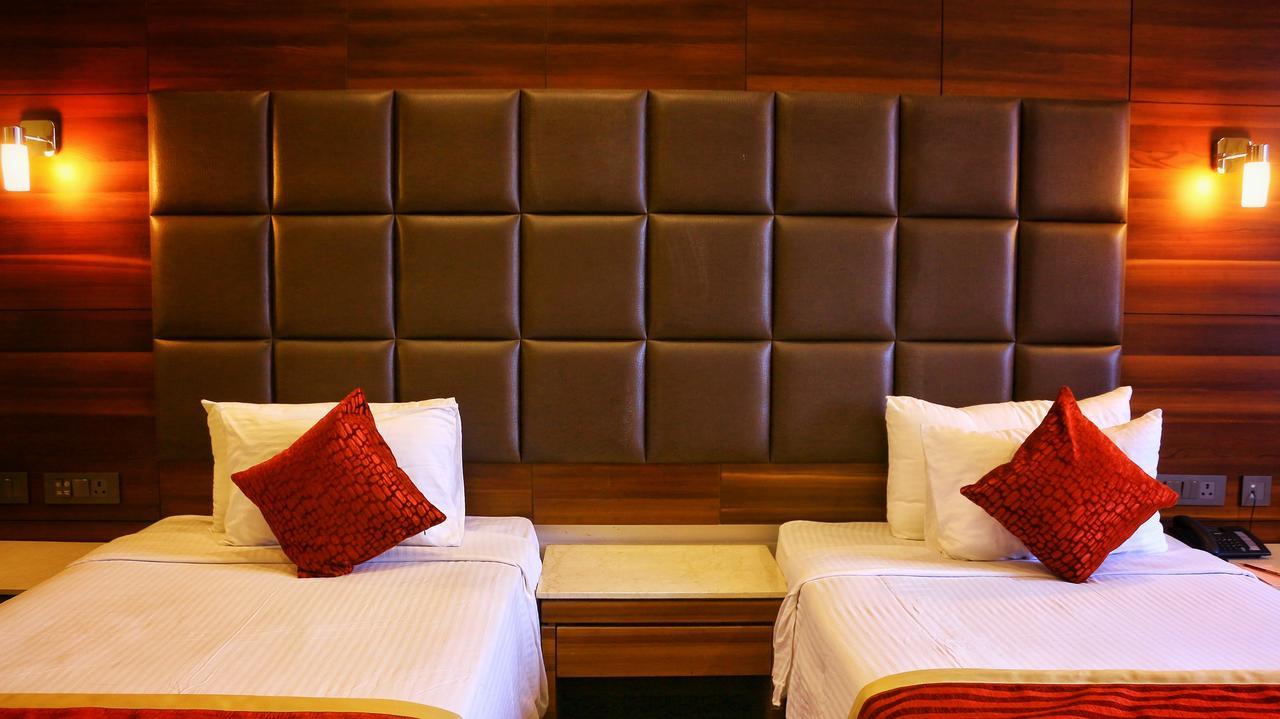 City Park Resort Bahādurgarh Exteriör bild