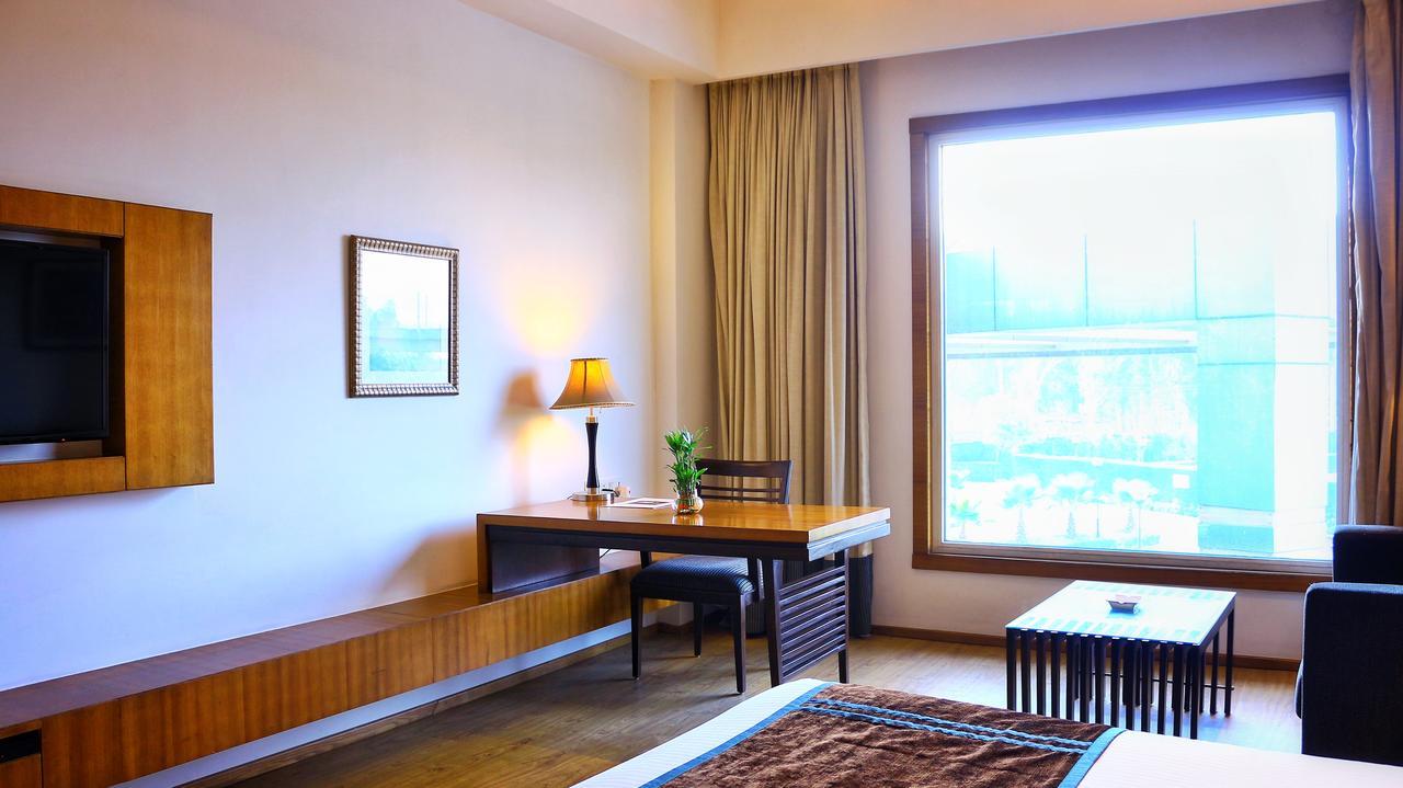 City Park Resort Bahādurgarh Exteriör bild